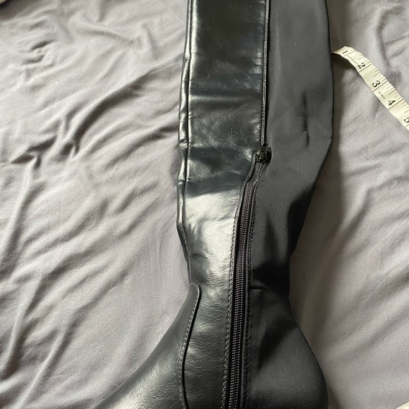 Over the knee boots - Picture 7 of 11